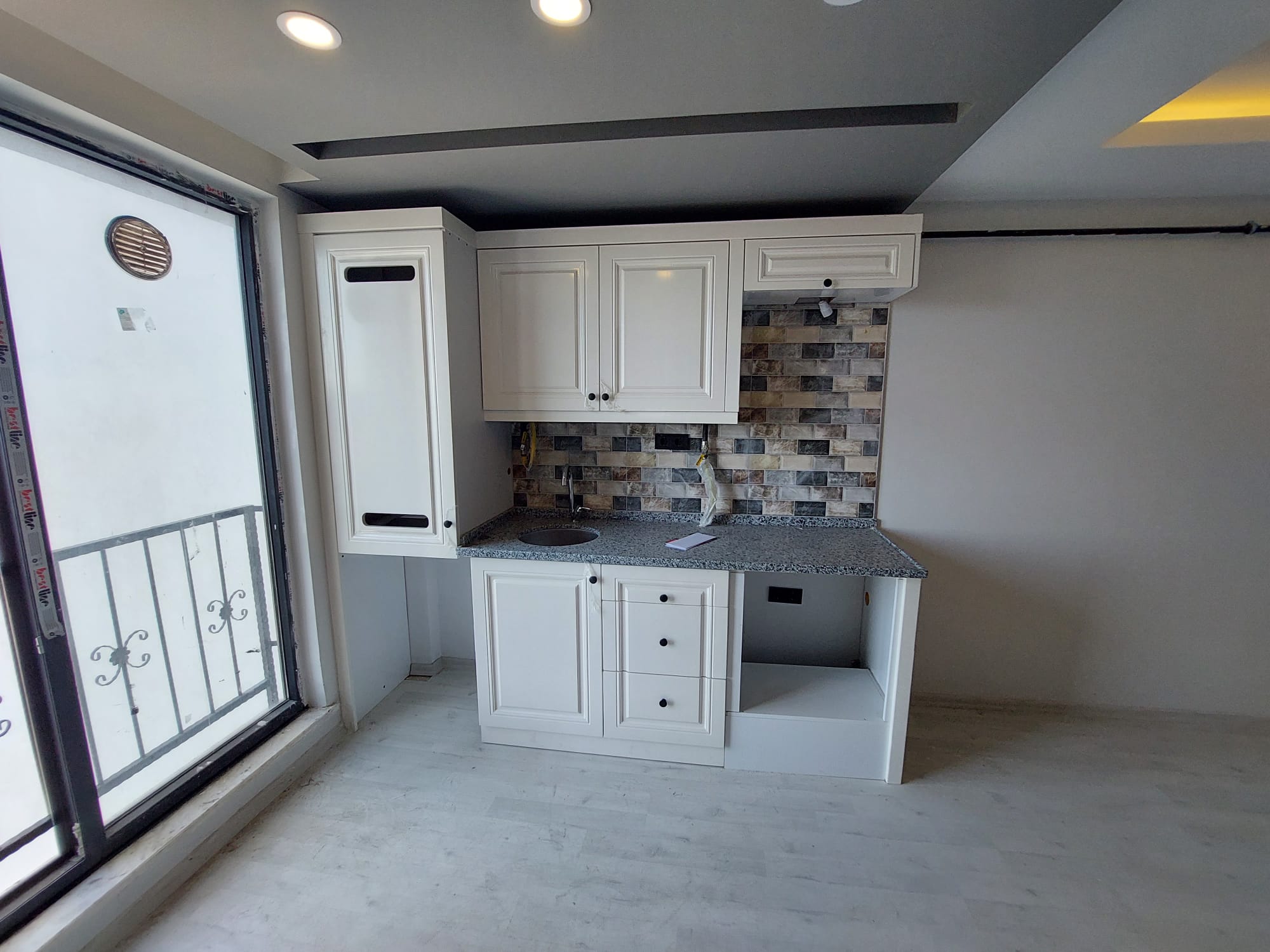 CUMHURİYET MAHALLESİ ARİS CİTY SİTESİNDE SATILIK 2+1  DAİRE